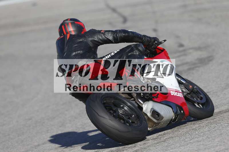 /02 28.-31.01.2025 Moto Center Thun Jerez/gruen-green/92